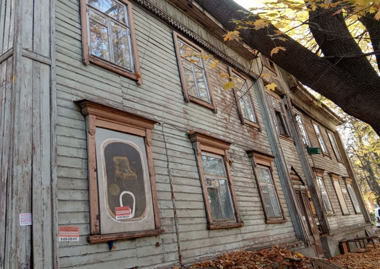 В Нижнем Новгороде разграблен памятник архитектуры на улице Славянской - дом причта церкви Трех Святителей