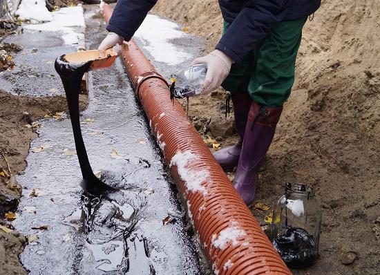 Росприроднадзор устанавливает класс опасности нефтеотходов, натекших в траншею в Сормове Нижнего Новгорода