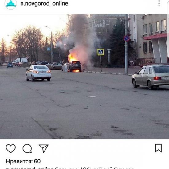 Горевшая на Юбилейном иномарка принадлежит главе администрации Сормовского района Сивохину