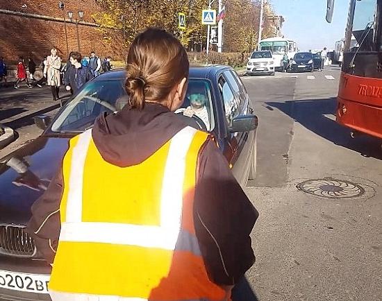 Найден и оштрафован водитель, блокировавший движение троллейбусов в центре Нижнего Новгорода